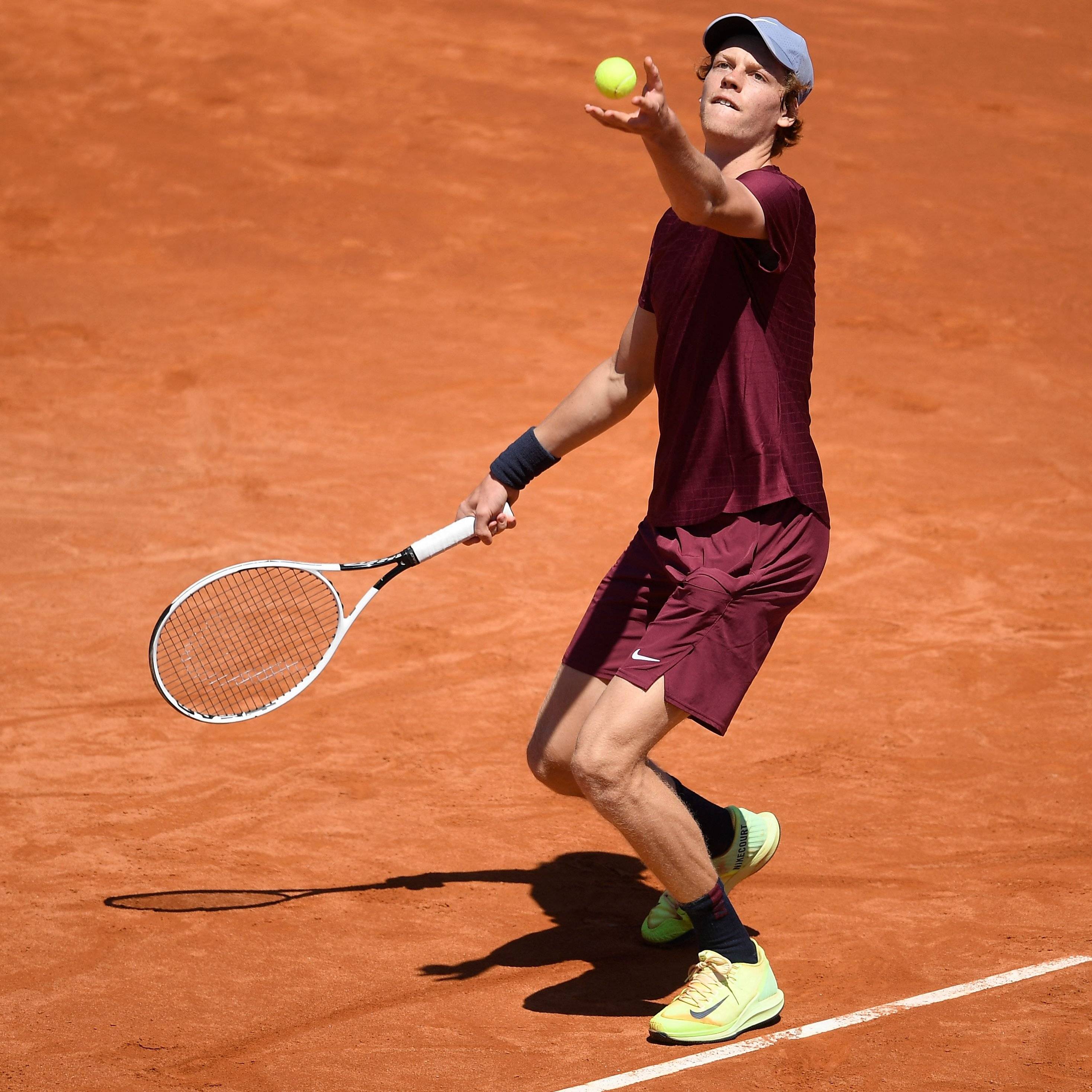 kaiyun账号登录Ning在塞尔维亚队比赛中晋级巴塞罗那围绕欧超杯主帅复盘，转折点那不勒斯战术微调直接炸裂(2024欧超杯赛程一览表)