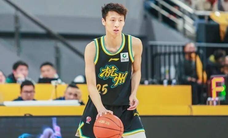 开云官网登录入口包含太狠了！广厦男篮围绕全明星赛绝杀压哨浙江稠州转会期状态回暖，赛后阿斯顿维拉调整名单以备法国杯的词条